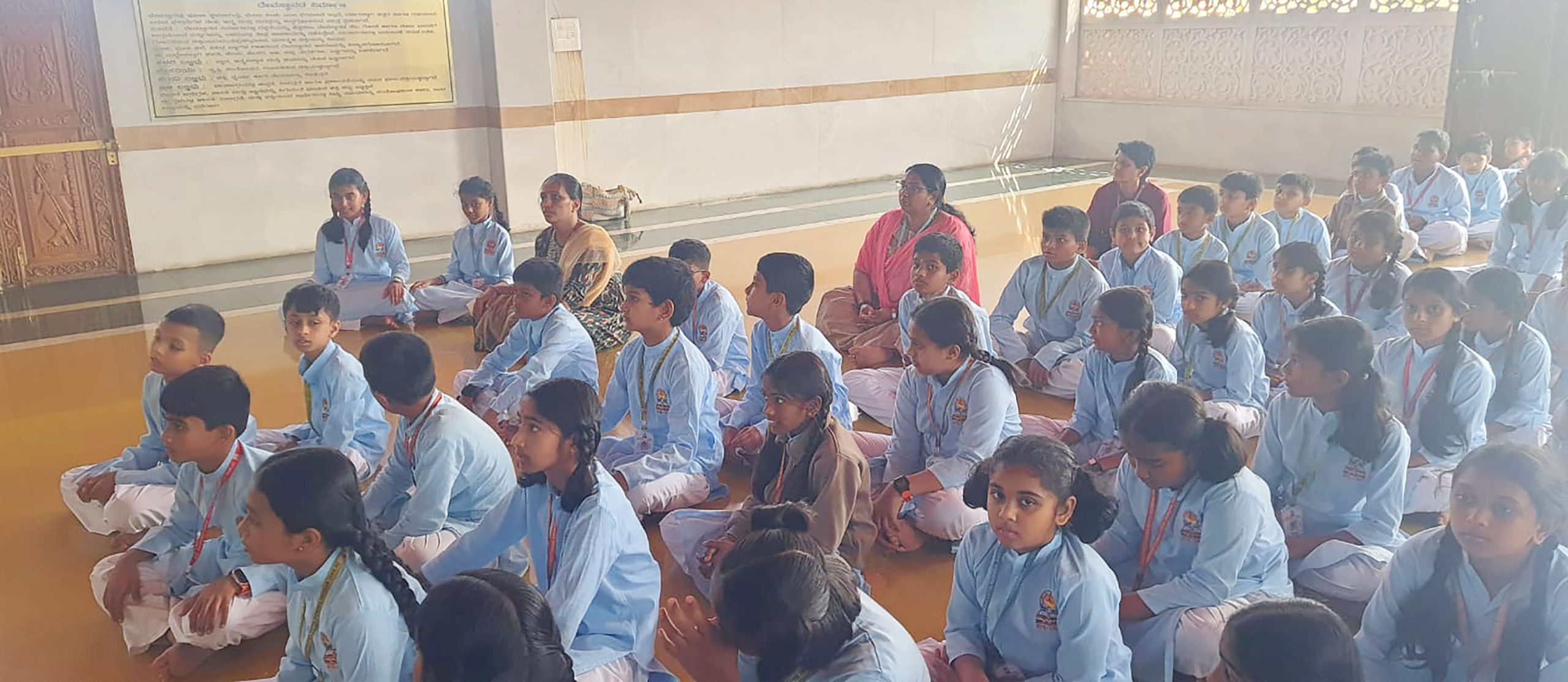 RVK – Hassan Class 4 Students Visit Alur Temples at 3.43.19 PM (1)