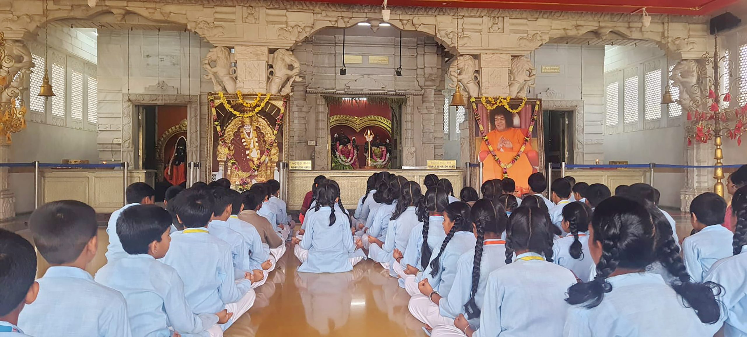 RVK – Hassan Class 4 Students Visit Alur Temples at 3.43