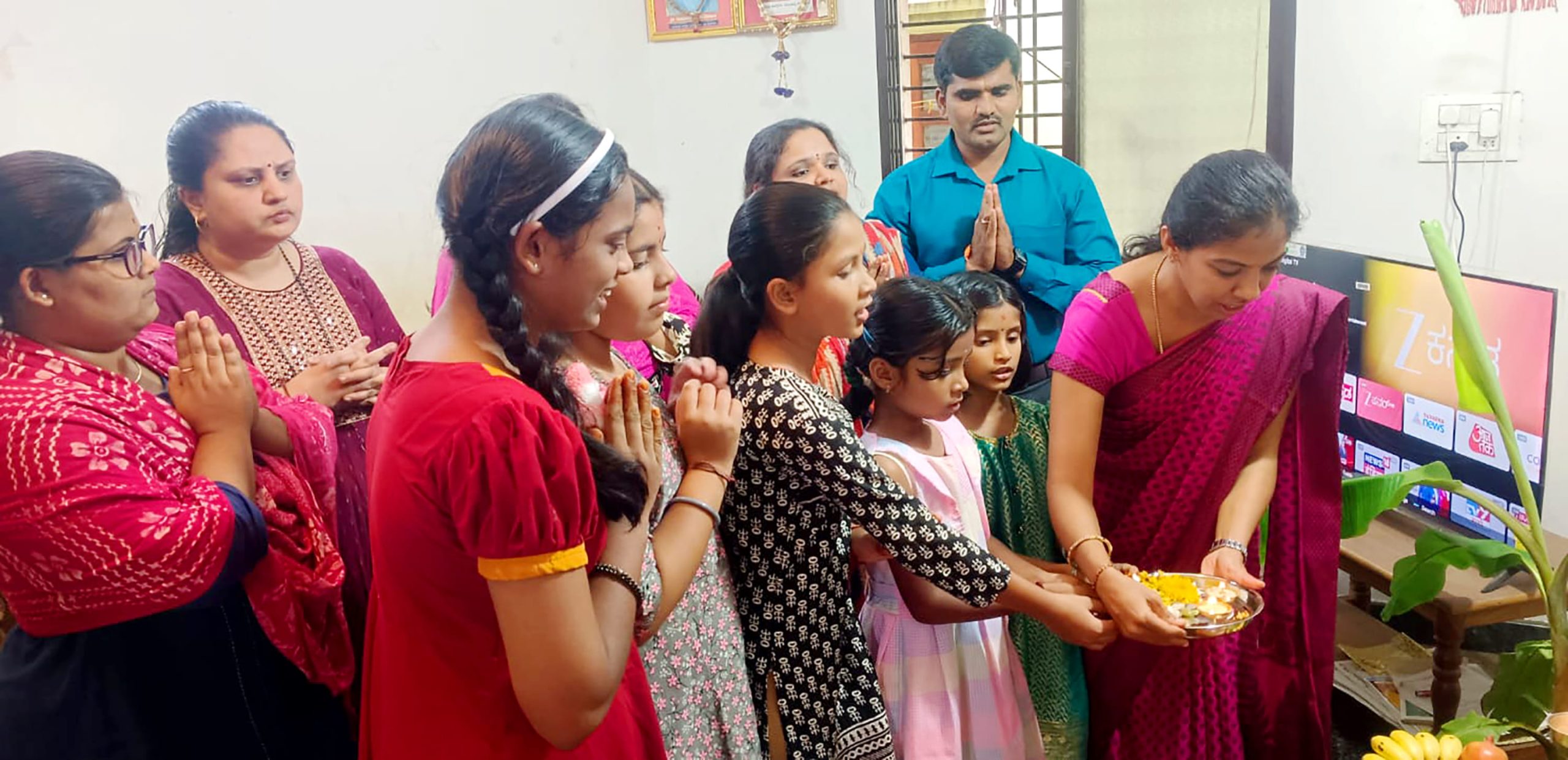 RVK – Hassan students visits Temples at 4.44.12 PM