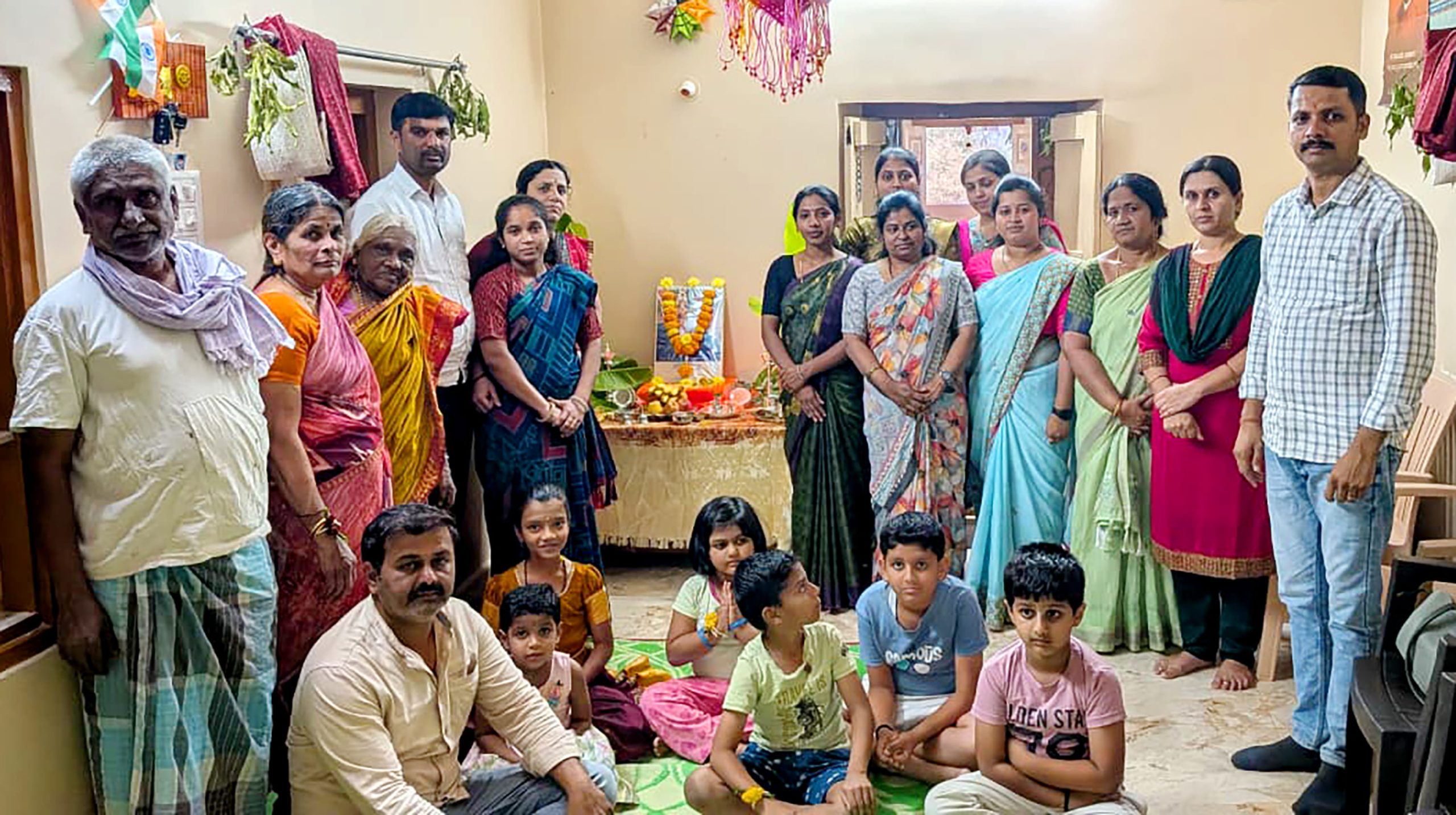 RVK – Hassan students visits Temples at 4.44.13 PM