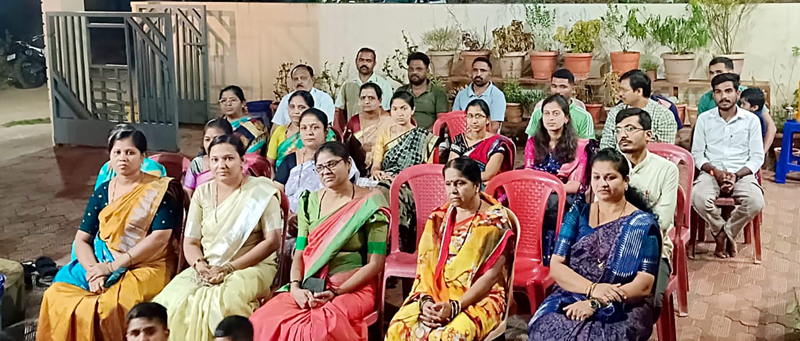 RVK – Hassan students visits Temples at 4.44.14 PM (1)