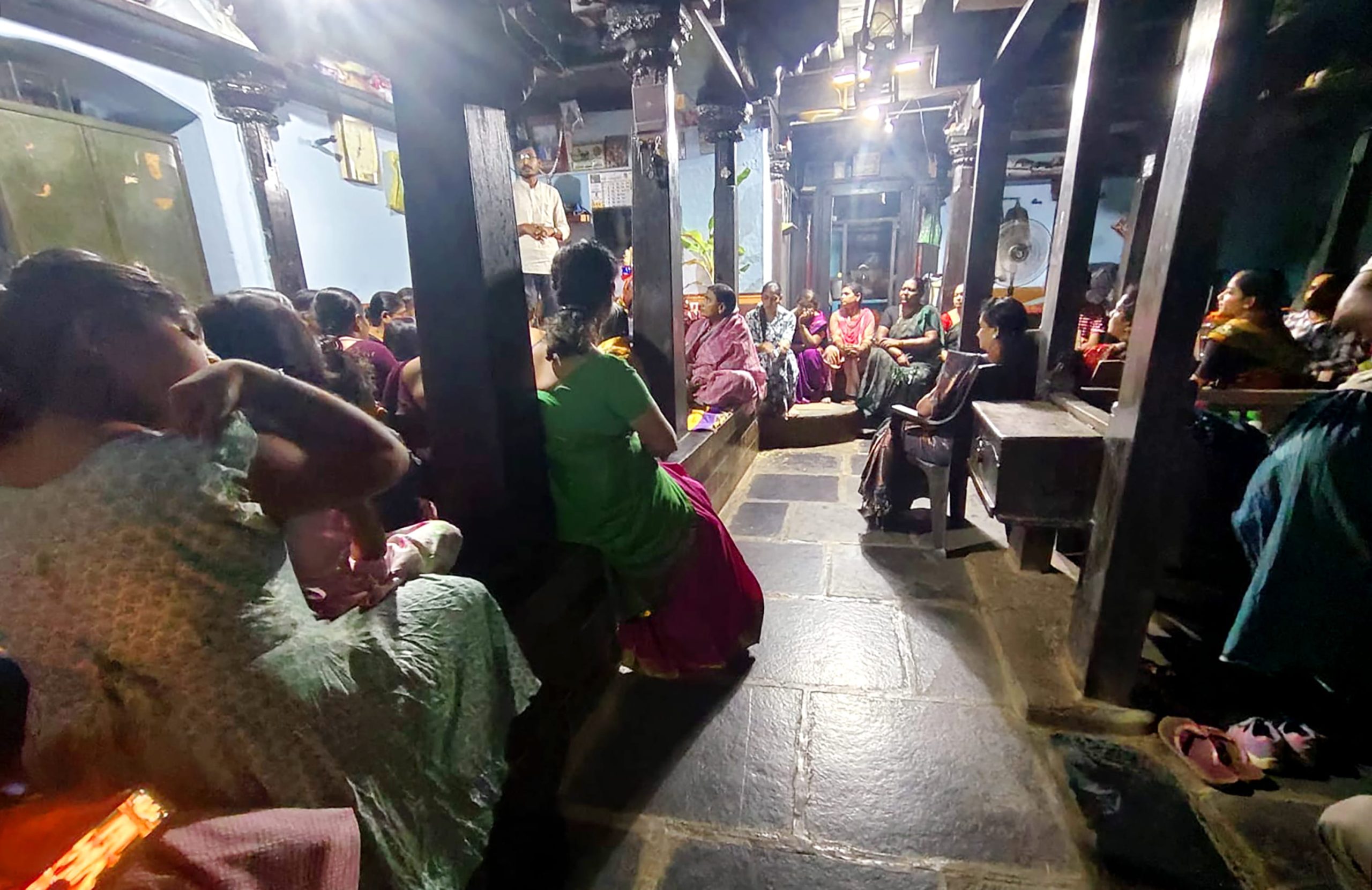 RVK – Hassan students visits Temples at 4.44.14 PM