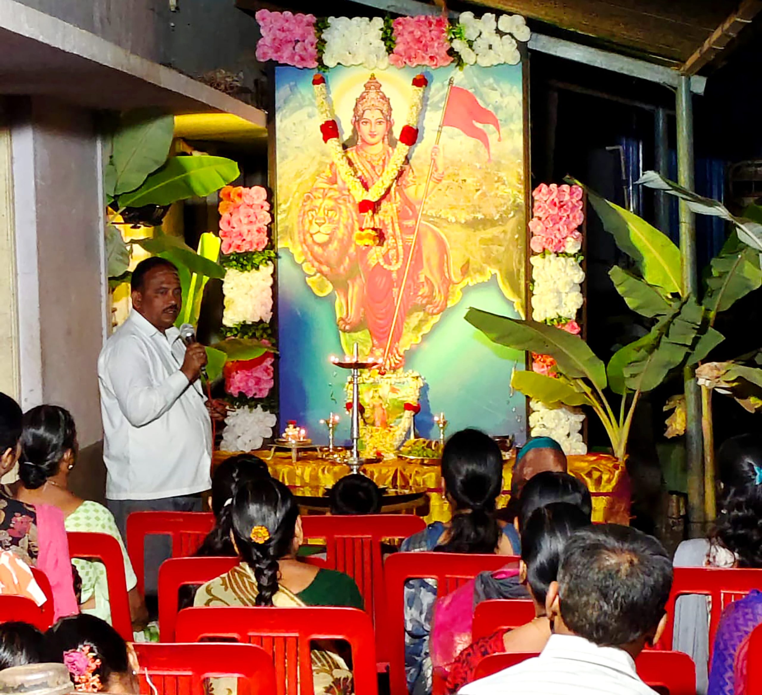 RVK – Hassan students visits Temples at 4.46.39 PM