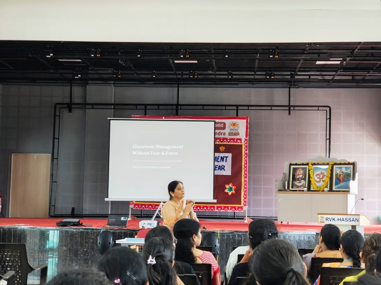 RVK - Hassan Hosts FDP on Classroom Management Without Force or Fear (2)