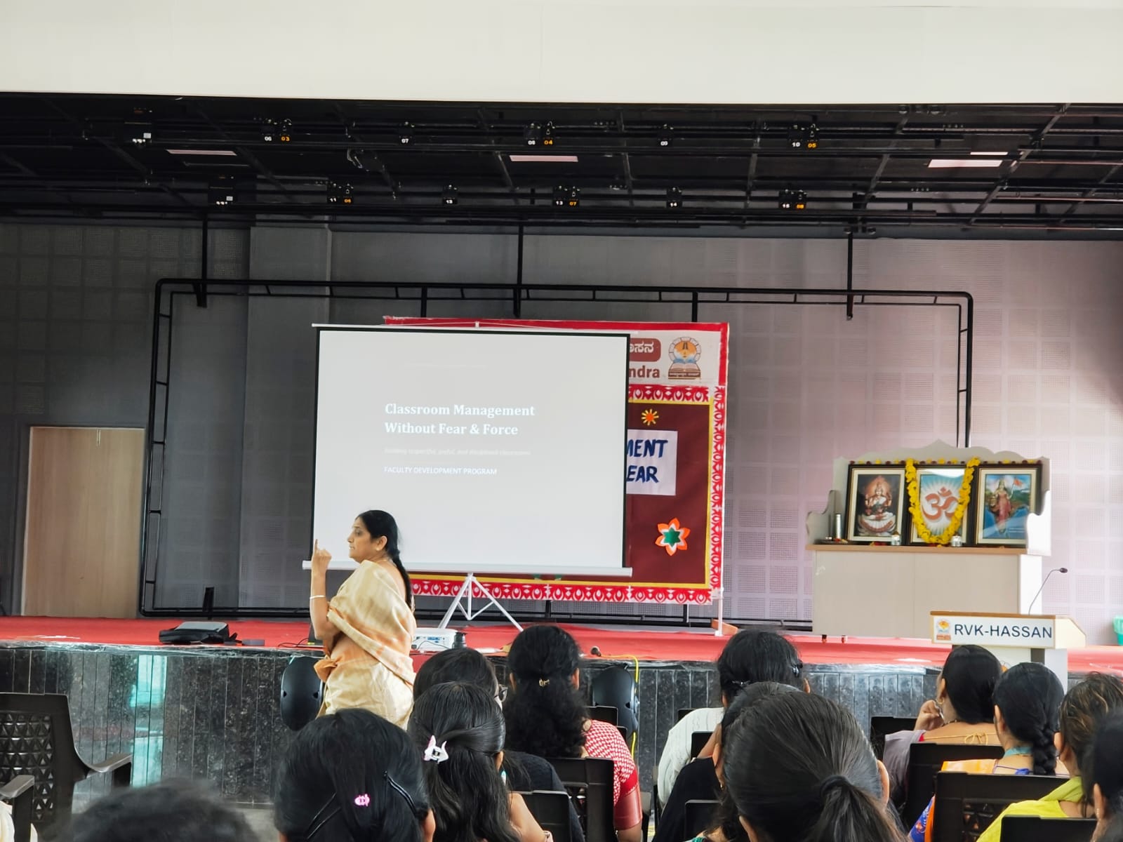 RVK - Hassan Hosts FDP on Classroom Management Without Force or Fear (3)