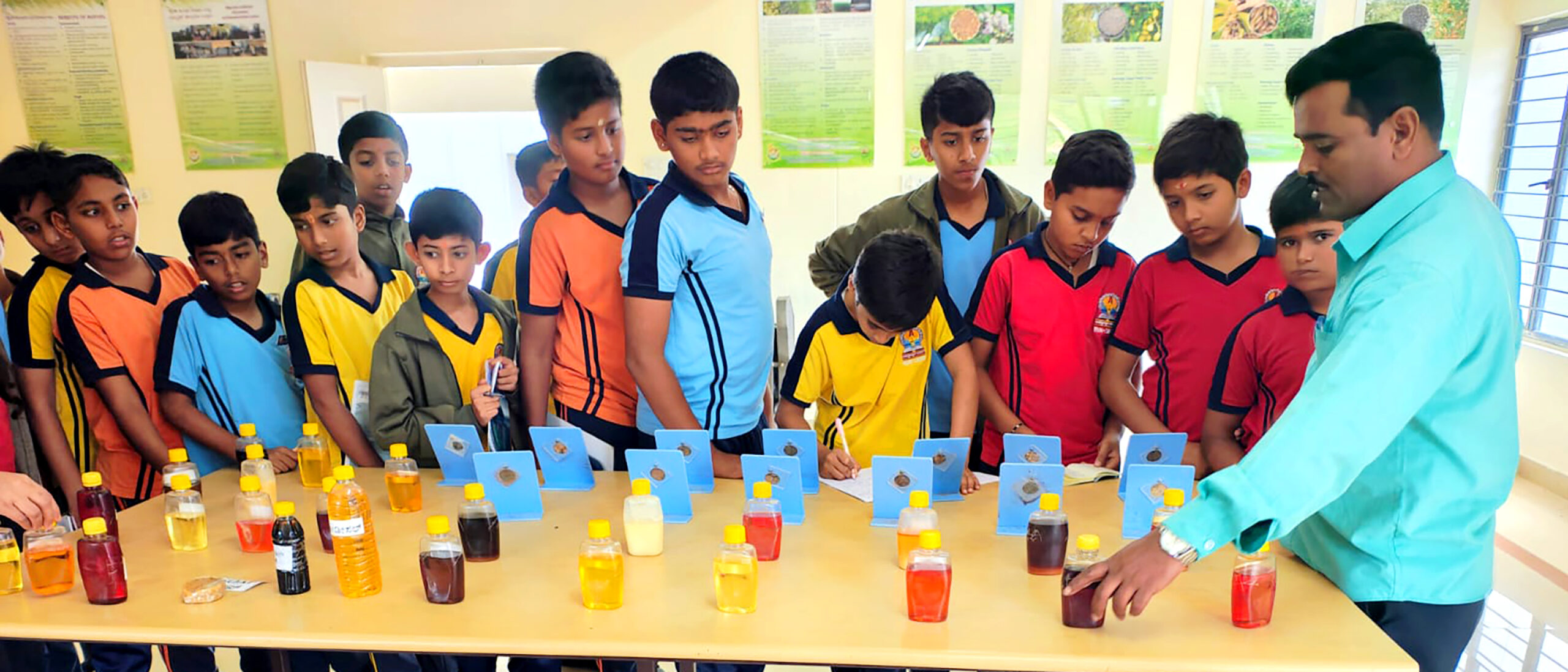 RVK - Hassan Students Explore Heritage, Science, and Culture on Day 2 of Festival (10)