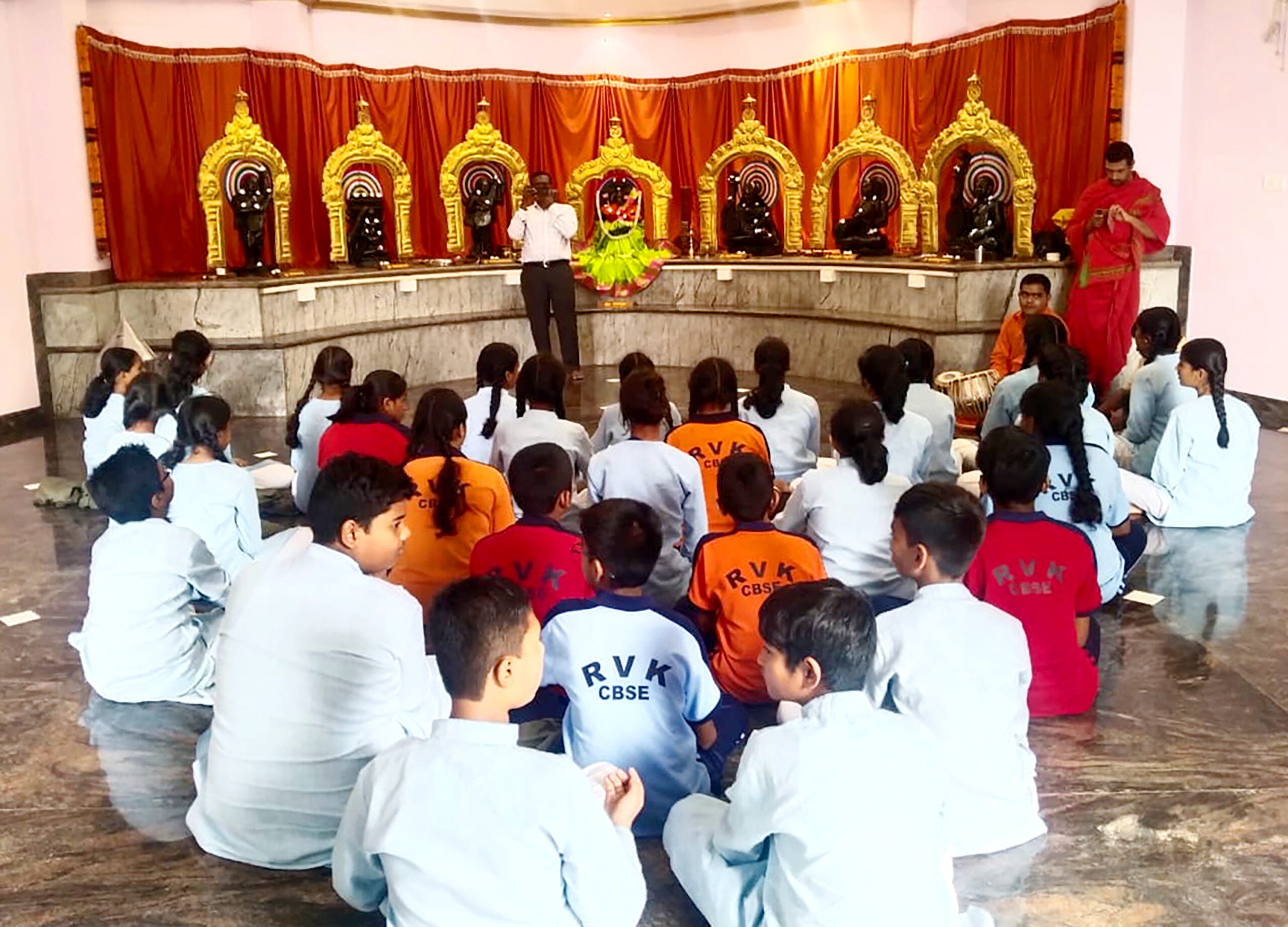 RVK - Hassan Students Explore Heritage, Science, and Culture on Day 2 of Festival (14)