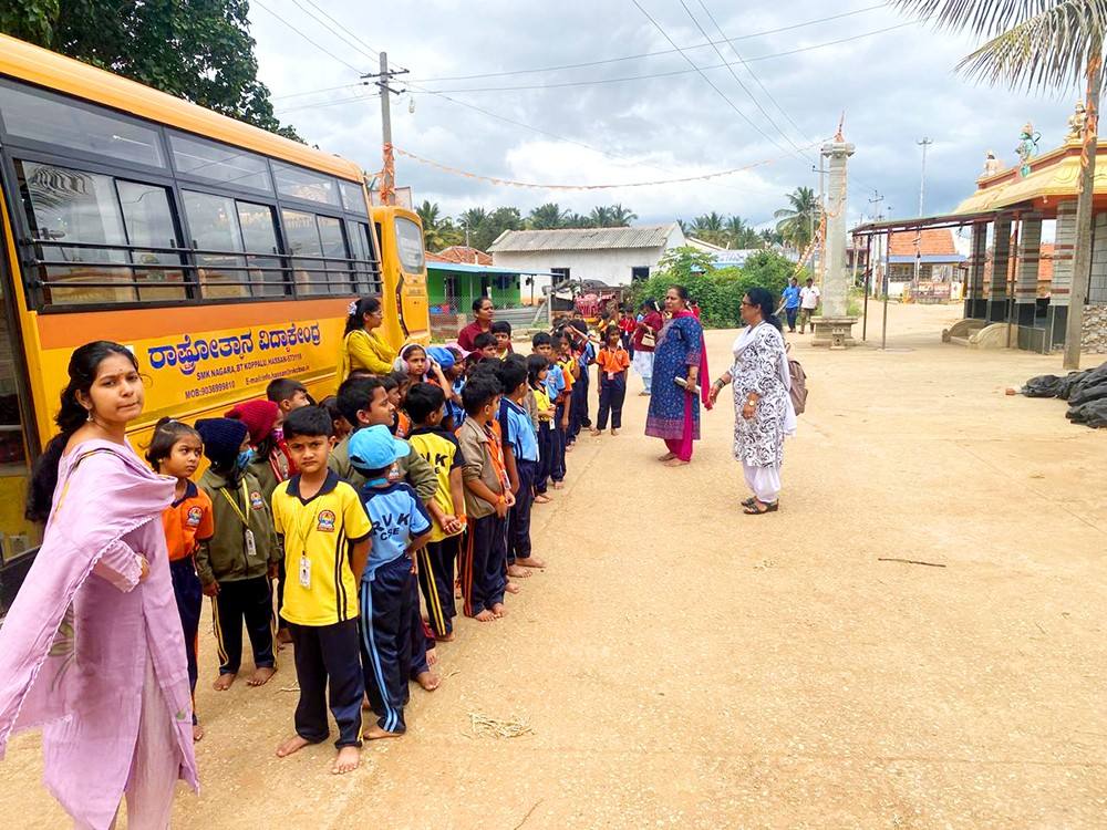 Class 1 Field Trip to Temples Organised by RVK - Hassan (7)