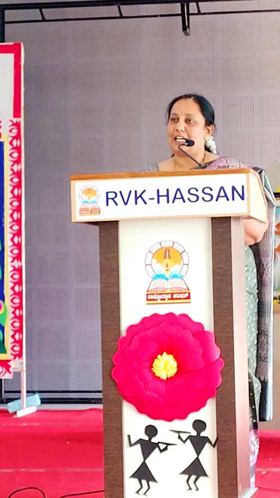 RVK - Hassan Marks Teachers Day with Cultural Performances and Felicitations 4-50kb
