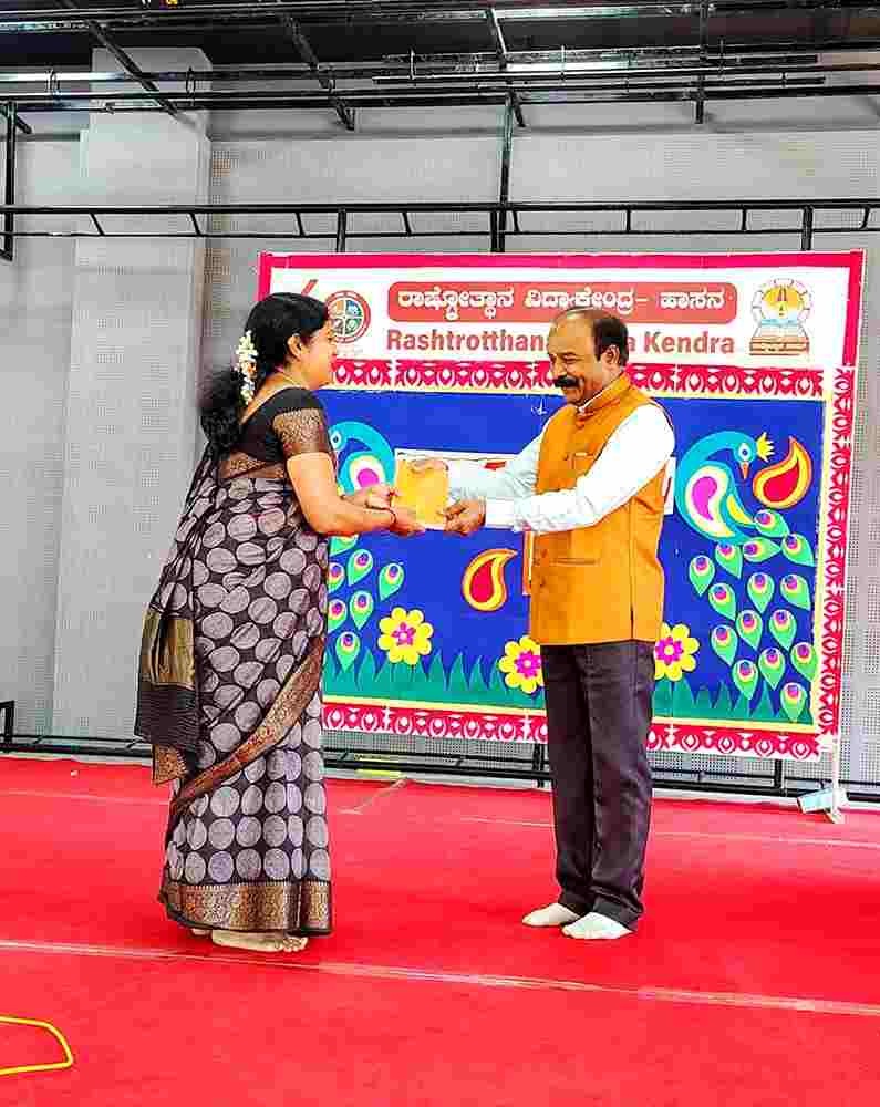 RVK - Hassan Marks Teachers Day with Cultural Performances and Felicitations 5-50kb
